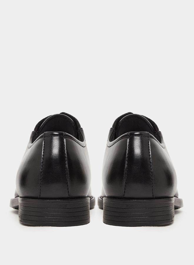 Styli Men Black Leather Oxford Shoes - Image 4